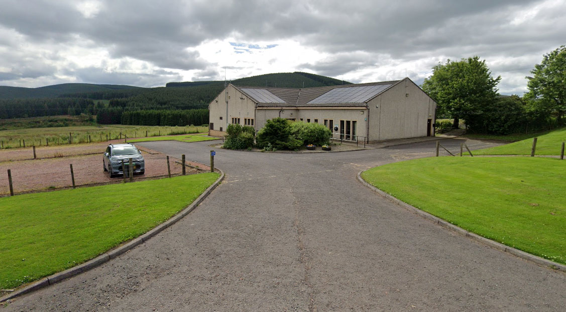 Crawfordjohn Village Hall and car park on Manse Road